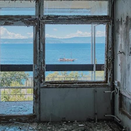 Haludovo Virtual Ruin Hotel Bungaloos Apartments And Camping, International Cooperation And Assistance For Rebirth Baracska Exterior foto